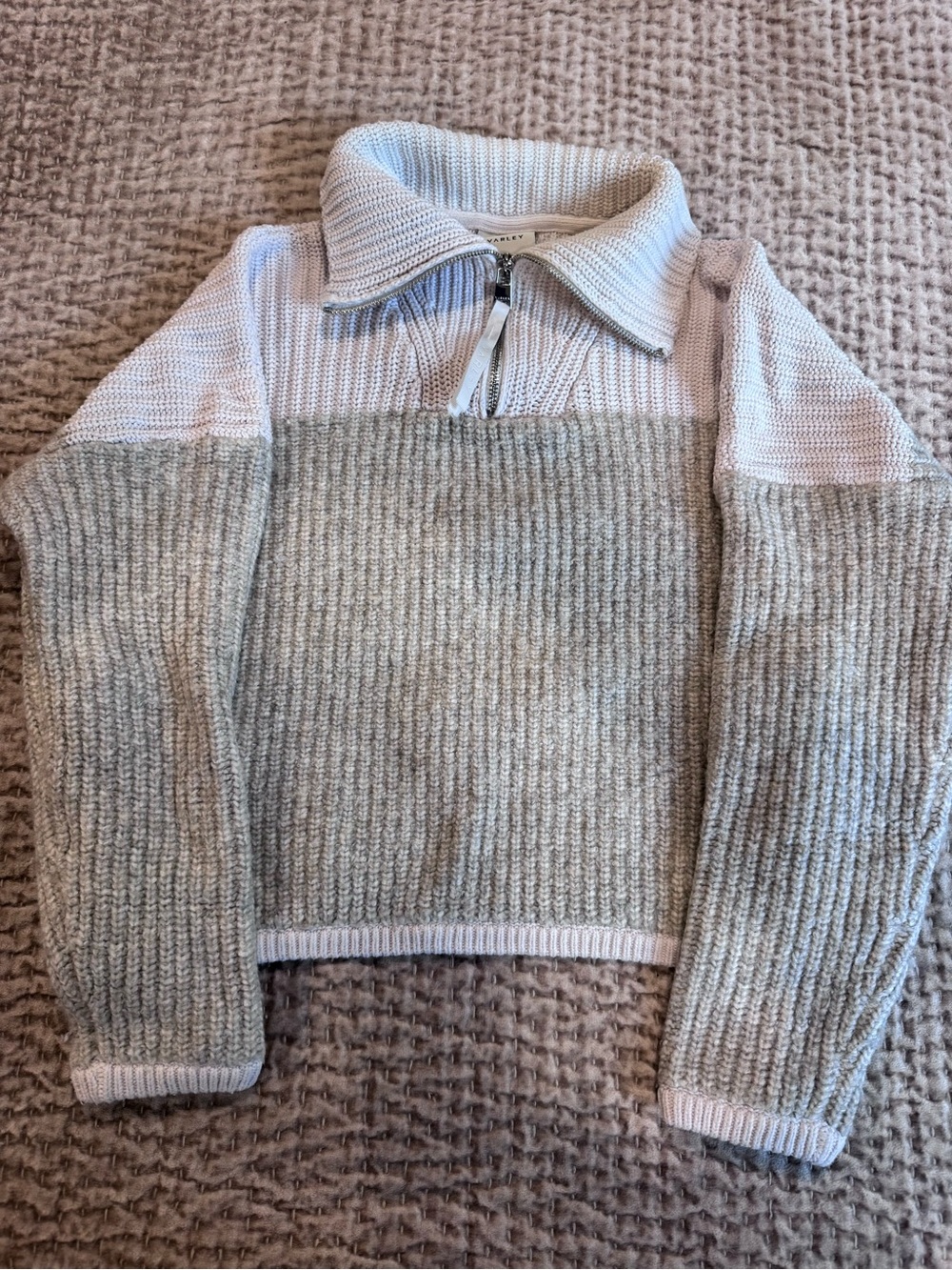 Varley Two-Tone Cropped Half-Zip Sweater - Light Gray & Cream